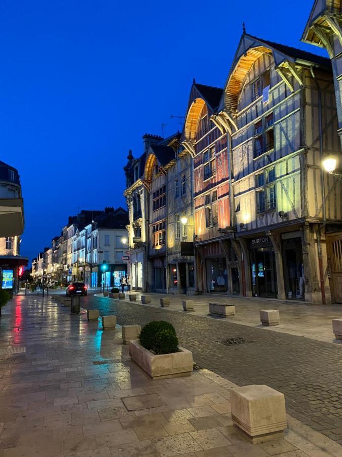 Studio Zola Situe En Plein Centre-Ville De Troyes Exteriör bild